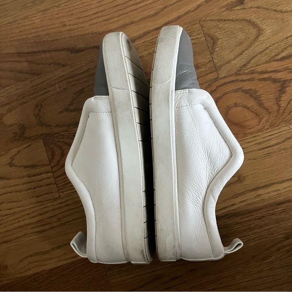 VINCE Women’s CADEN Gray & White Color-block Slip-on Leather Sneakers Shoes (8) - Picture 8 of 9